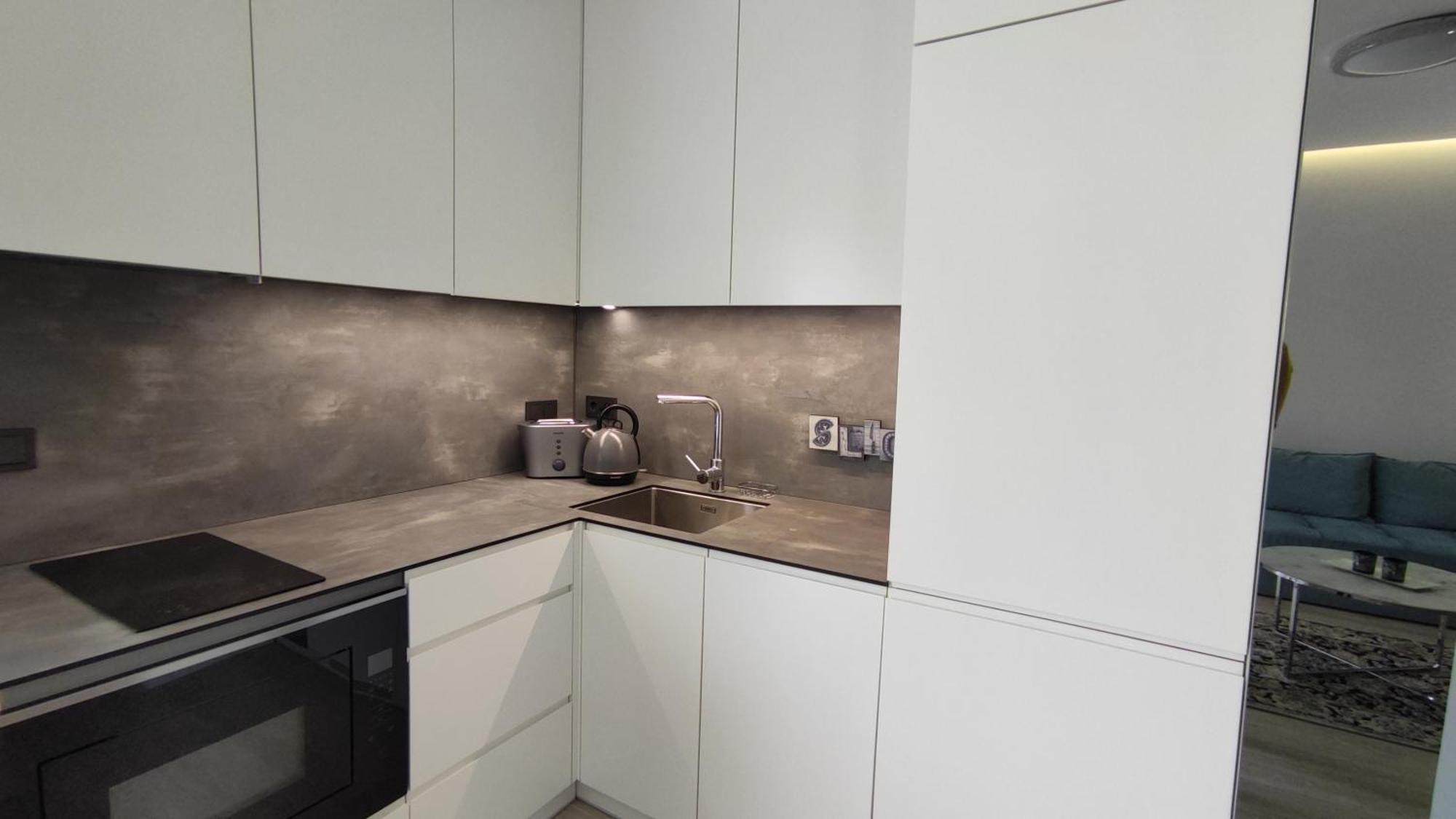 New J&R Apartment Near Girstutis, Free Private Parking & Self Check-In Kaunas Exterior foto